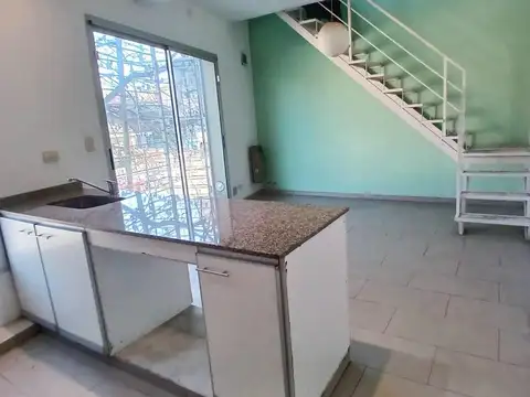 ALQUILER DE PH DE 2 AMBIENTES EN VILLA URQUIZA