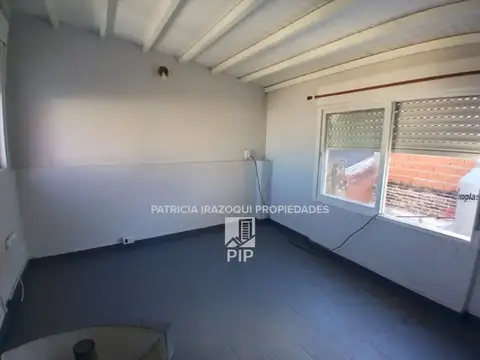 Depto Tipo Casa en Venta 50 años