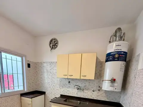 DPTO TIPO CASA AL FRENTE 3 AMBIENTES