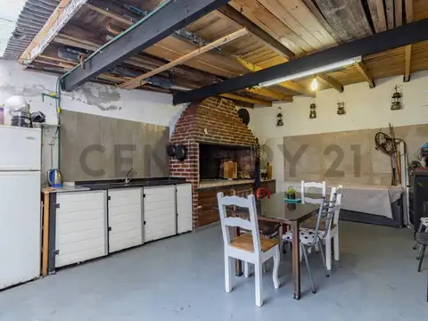 VENTA PH 3 AMBIENTES CON GRAN PATIO-ALMAGRO