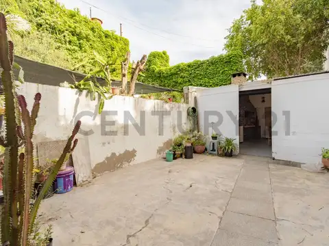 VENTA PH 3 AMBIENTES CON GRAN PATIO-ALMAGRO