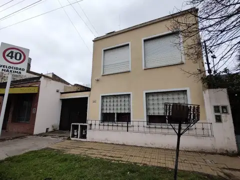 Venta Ph 3 ambientes al frente en Moron