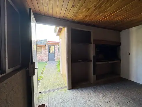 Casa en venta - Los Hornos 