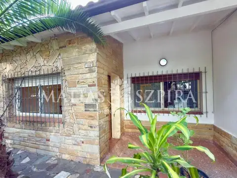CASA EN VENTA 4 AMBIENTES CON COCHERA EN ITUZAINGO