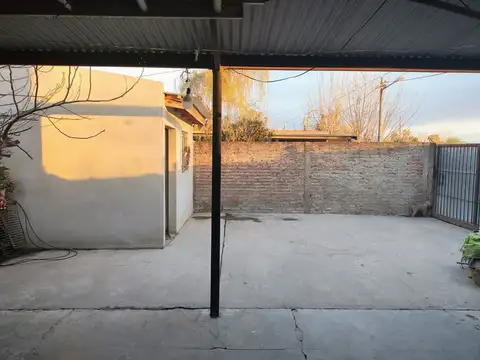 Casa 4 ambientes con 1 baño