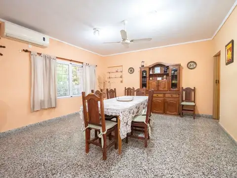 Casa 7 ambientes con 3 baños