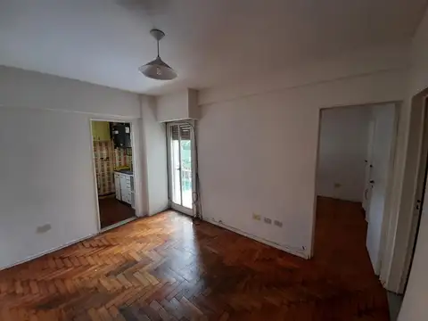 Departamento de 2 ambientes lateral en Almagro