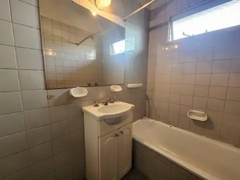 AMPLIO DEPARTAMENTO 3 AMBIENTES CON BALCON