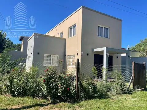 Casa en venta de 3 dormitorios c/ cochera en San Bernardo