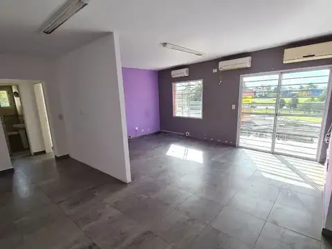 Alquiler - Oficina Comercial Con Cochera Ituzaingo