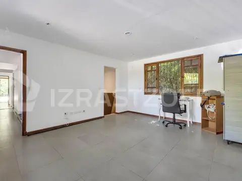 Oportunidad. Casa con gran lote en Las Orquideas - NUEVO PRECIO