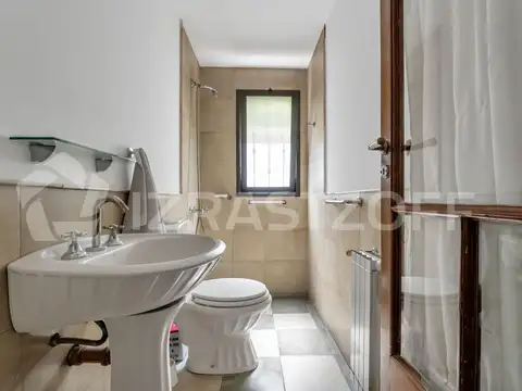 Casa 7 ambientes con 3 baños