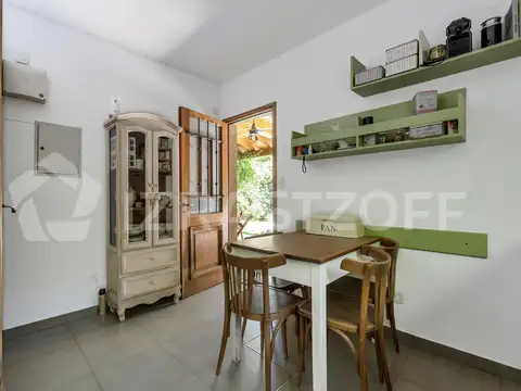 Casa en Venta con 2 cocheras