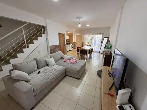 Depto Tipo Casa en Venta de 3 ambientes