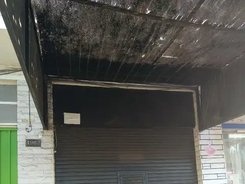 Local en Alquiler en Villa Gobernador Udaondo, $ 700.000