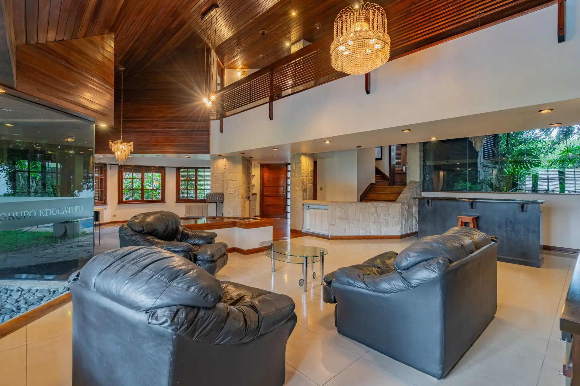 Venta chalet 6 ambientes con pileta San Carlos