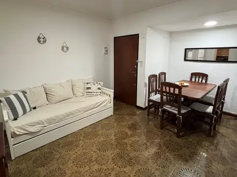 Alte Brown 1800, Piso 2