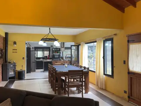 Casa en Venta en Loma Verde, USD 320.000