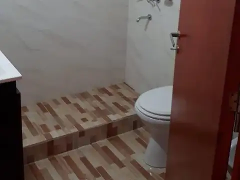 Casa 4 ambientes con 1 baño