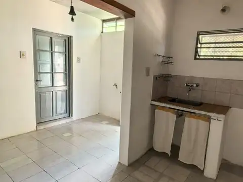 Departamento en Alquiler en Villa Gobernador Galvez, $ 350.000