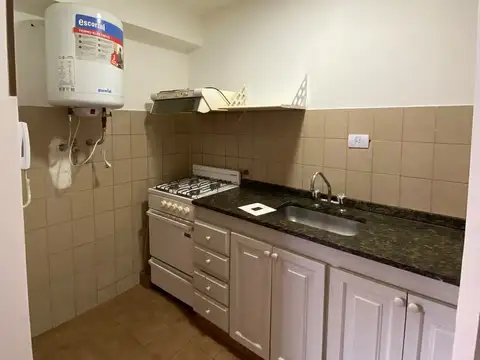 Departamento en Alquiler en Alberdi, $ 420.000