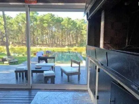 Casa 5 ambientes con 4 baños