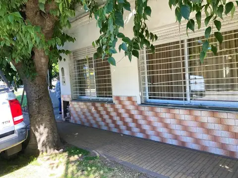 Casa en venta - 1 Dormitorio 1 Baño - 187mts2 - Quilmes