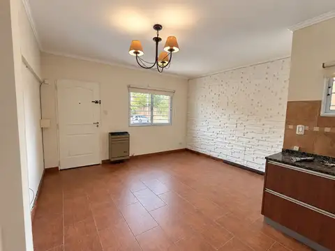 Depto Tipo Casa en Alquiler de 2 ambientes