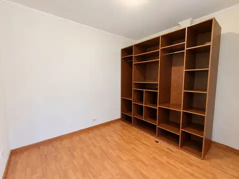 ALQUILER PH 2 AMB AL FRENTE CON PATIO RECICLADO