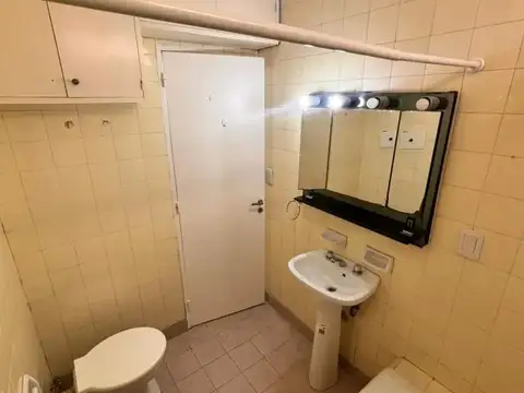 Doctor Juan Felipe Aranguren 2900, Piso 5