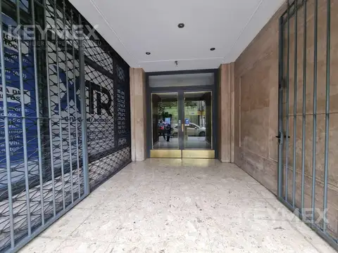 Avenida Belgrano  al 800