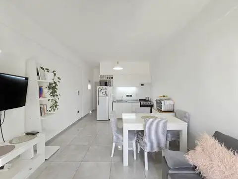 DEPARTAMENTO 2 AMB PATIO COCHERA CASTELAR NORTE FINANCIA