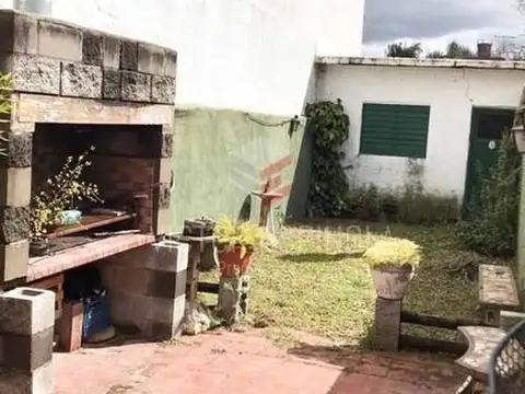 Depto Tipo Casa 3 ambientes con 2 baños