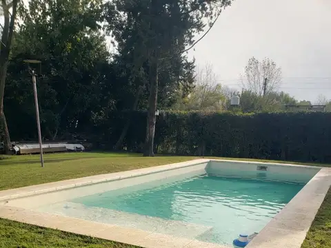 ENCANTADORA - CASA QUINTA - VENTA LA REJA PISCINA