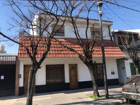 HERMOSO PH 4 AMBIENTES AL FRENTE  MUY BUEN ESTADO