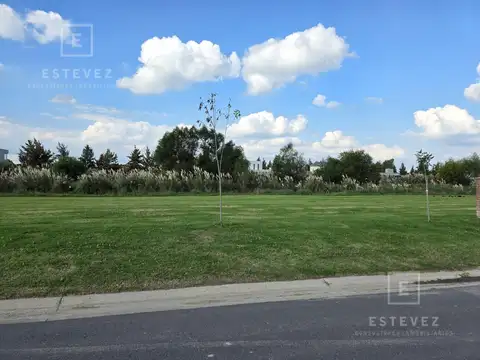 Lote interno con fondo a espacio verde - Barrio Cerrado El Naudir, Escobar