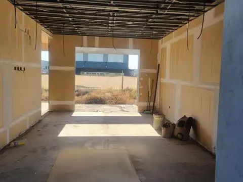 Casa en Venta con 3 cocheras