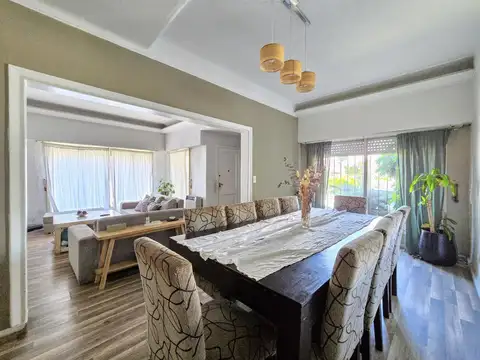 Casa 5 ambientes con 2 baños