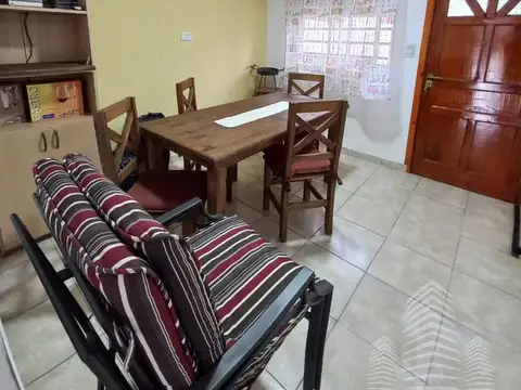 Depto Tipo Casa 5 ambientes con 3 baños