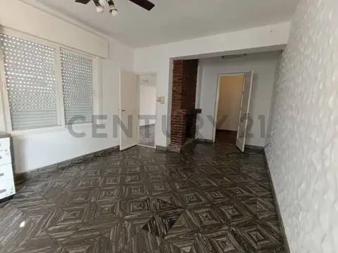 SE VENDE CASA DE TRES DORMITORIOS Y TODOS LOS SERVICIOS EN RAFAELA