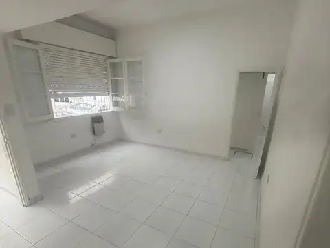 Depto Tipo Casa en Alquiler 76 años