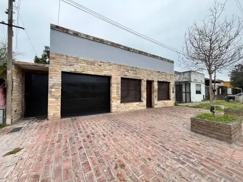 Casa en Venta en Los Hornos, La Plata