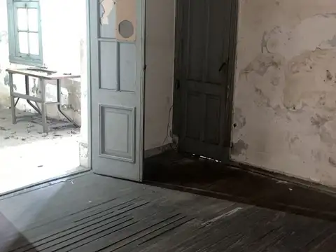 LOCAL CON VIVIENDA / GALPON A RECICLAR  OPORTUNIDAD 