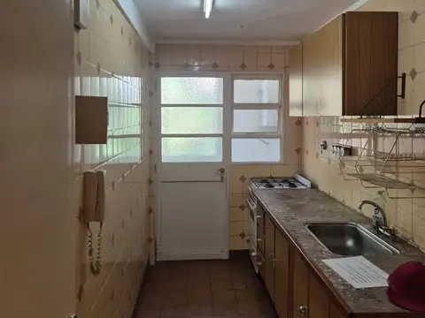 Dpto. en Alquiler en excelente ubicación y en buen estado