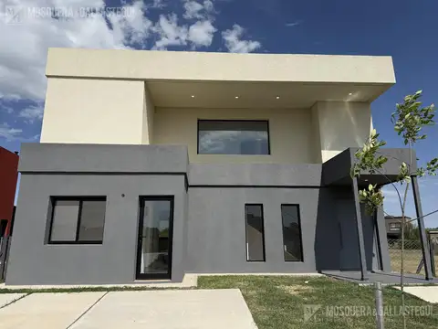 Casa venta en santa Lucia - Pilar del este