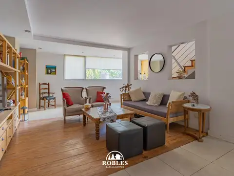 Casa 5 ambientes con 4 baños