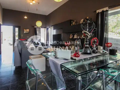 Casa en Venta con 3 cocheras