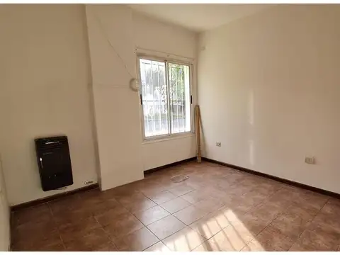 Depto Tipo Casa en Alquiler de 3 ambientes