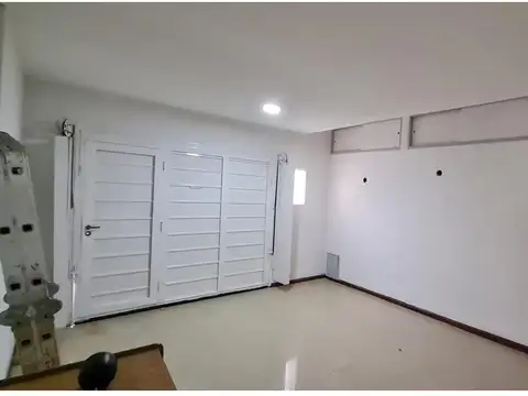 Depto Tipo Casa en Alquiler con 1 cocheras