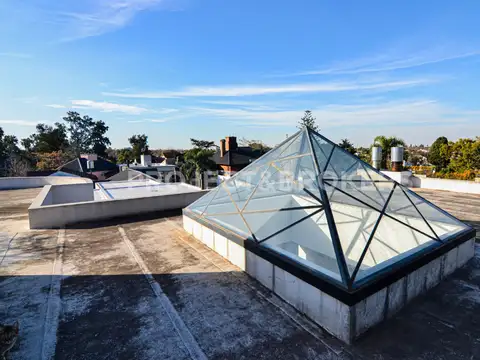 Casa en Venta con 4 cocheras